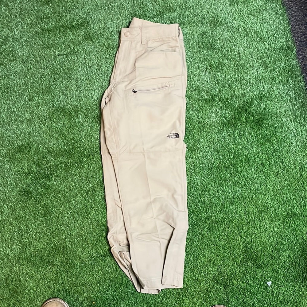Men’s waist size 34 length 30 north face outdoors pants